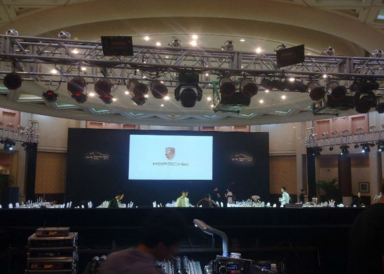 RGB Geleide Vertoning van het Matrijzenafgietsel P2.5 HD Binnen voor Stadiumachtergrond, 2 Jaar Garantie